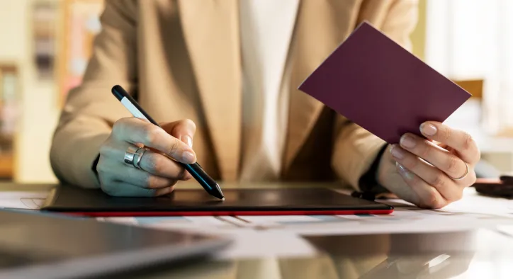 Konsolosluk Onayı Apostil Yerine Geçer mi? Belge Tasdik Rehberi (2025)