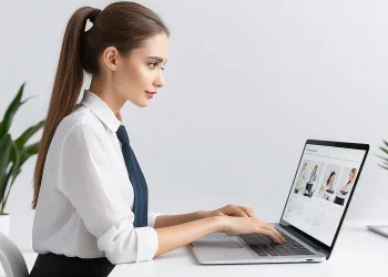 Web Sitesi Lokalizasyonu: İngilizce Pazarlara Açılmak İçin Adım Adım Rehber (2025)